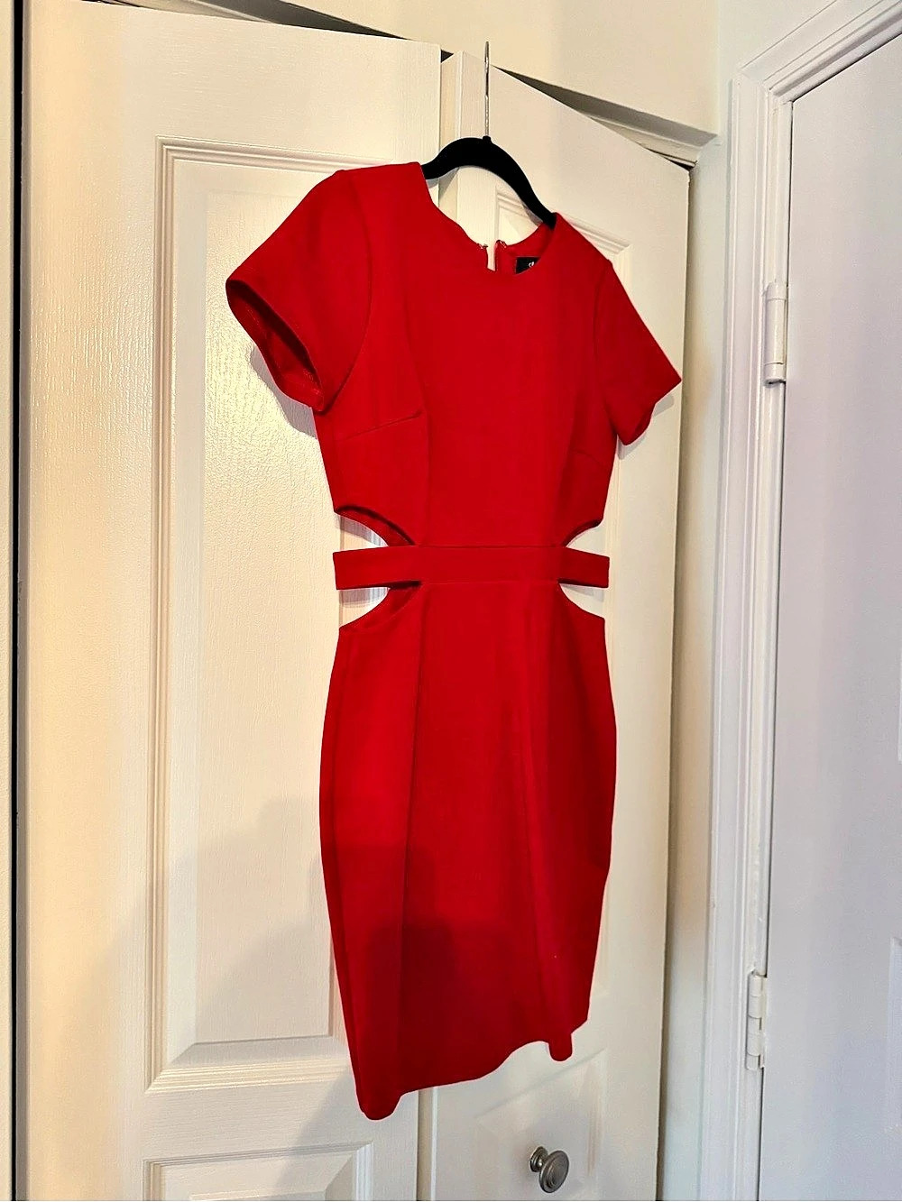 Lulu'Small Cutout Midi Dress in Red Size Small Like New